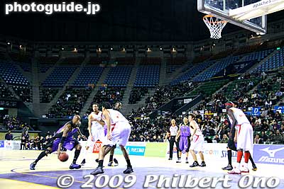 Keywords: tokyo koto-ku ward ariake Colosseum Coliseum pro basketball game players apache toyama grouses 