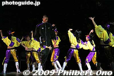 Keywords: tokyo koto-ku ward ariake Colosseum Coliseum pro basketball game players apache 