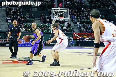 Keywords: tokyo koto-ku ward ariake Colosseum Coliseum pro basketball game players apache toyama grouses 