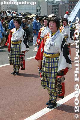 Tekomai geisha at Eitaibashi
Keywords: tokyo koto-ku fukagawa hachiman matsuri festival tekomai geisha bridge