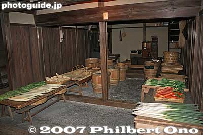Vegetable seller. 八百屋の八百新
Keywords: tokyo koto-ku fukagawa-edo museum architecture