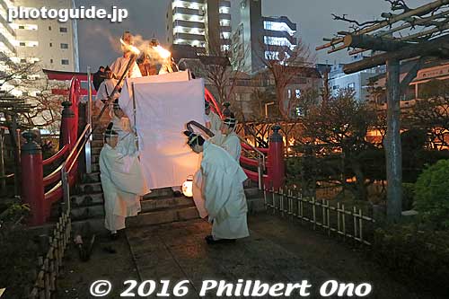 Keywords: tokyo koto-ku kameido tenjin shrine taimatsu torch festival matsuri