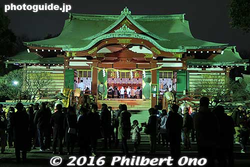 Main worship hall.
Keywords: tokyo koto-ku kameido tenjin shrine taimatsu torch festival matsuri
