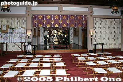 Inside the main worship hall.
Keywords: tokyo koto-ku kameido tenmangu tenjin shrine jinja