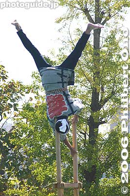 Ladder stunts
Keywords: tokyo koto-ku kiba kakunori log rolling