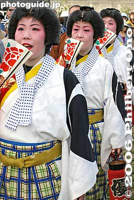 Keywords: tokyo koto-ku fukagawa tekomai geisha women singers kimono 