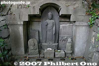 Stone buddha
Keywords: tokyo koto-ku ward kiyosumi teien gardens stone buddha sculpture