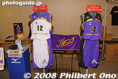 Uniforms sold in the lobby.
Keywords: tokyo koto-ku ward ariake Colosseum  Coliseum pro basketball game players tokyo apache 