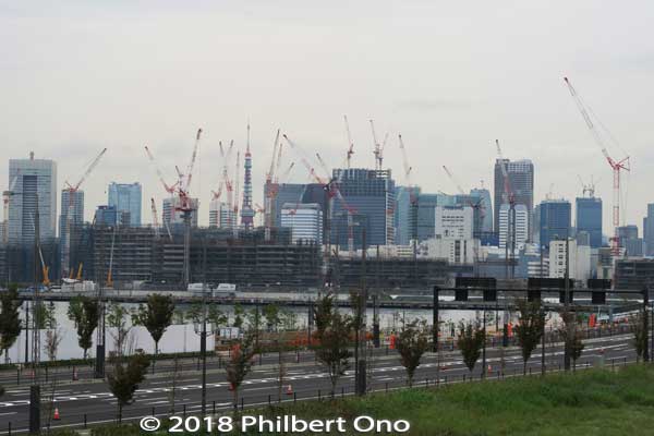 Across the water from Toyosu is the Tokyo Olympic Village under construction.
Keywords: tokyo koto-ku ward toyosu market