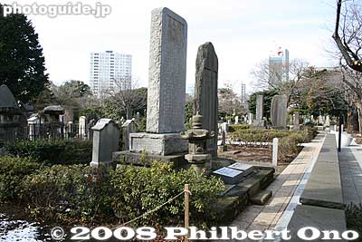 Foreigner's Cemetery 外国人墓地
Keywords: tokyo minato-ku ward aoyama cemetery graveyard tombstones