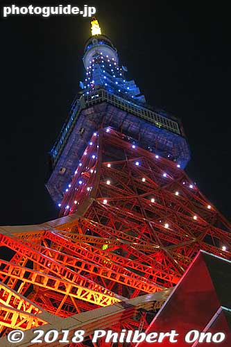 Tokyo Tower has a number of evening illumination themes. This is the "Diamond Veil" illumination.
Keywords: tokyo minato-ku tower koinobori carp streamers children day festival night