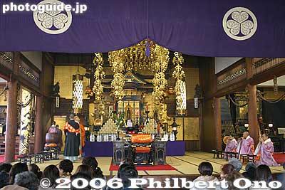 Inside the old Ankokuden 安国殿
Keywords: minato-ku tokyo zojoji jodo-shu Buddhist temple