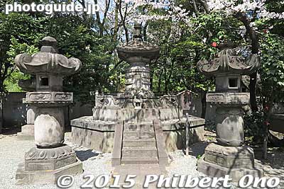 Tomb of Shogun Tokugawa Ieshige 九代家重　【惇信院殿（じゅんしんいんでん）】
Keywords: minato-ku tokyo zojoji jodo-shu Buddhist temple tokugawa shogun graves Mausoleum