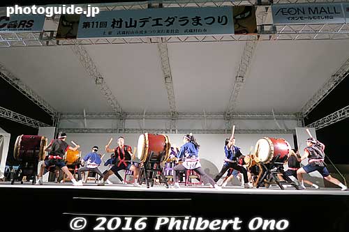 High school taiko drummers (南多摩高校).
Keywords: tokyo musashi-murayama dedara matsuri festival