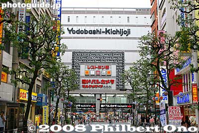 Yodobashi-Kichijoji megastore for cameras and electronics. One of the largest stores in Tokyo. This used to be Kintetsu Dept. Store.
Keywords: tokyo musashino kichijoji shopping street arcade