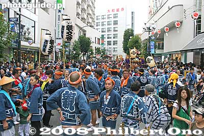 All the mikoshi have gathered on this street in front of Kichijoji Station.
Keywords: tokyo musashino kichijoji autumn fall festival matsuri mikoshi portable shrine parade procession shinto happi coat