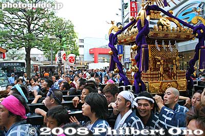 Keywords: tokyo musashino kichijoji autumn fall festival matsuri mikoshi portable shrine parade procession shinto happi coat