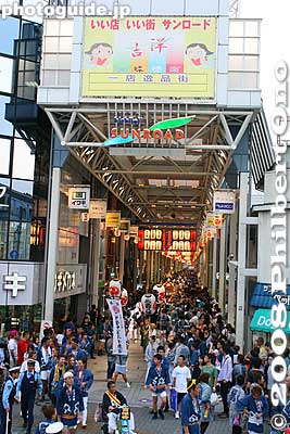Keywords: tokyo musashino kichijoji autumn fall festival matsuri mikoshi portable shrine parade procession shinto shopping arcade