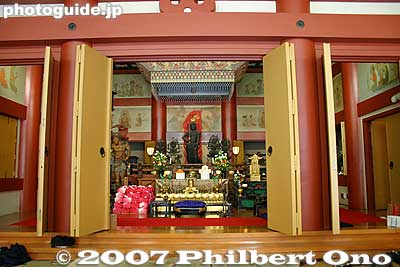 Inside Hondo hall 本堂
Keywords: tokyo nakano-ku hosenji buddhist temple shingon-shu
