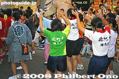 Keywords: tokyo nerima-ku kitamachi awa odori dance festival matsuri dancing dancers women parade