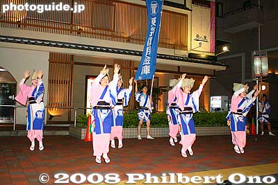 On the outdoor stage.
Keywords: tokyo nerima-ku nakamurabashi awa odori dance matsuri festival dancers women kimono