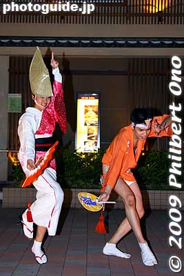 Shinobu-ren on stage during the Nakamurabashi Awa Odori.
Keywords: tokyo nerima-ku nakamurabashi awa odori dance matsuri festival dancers women matsuri9