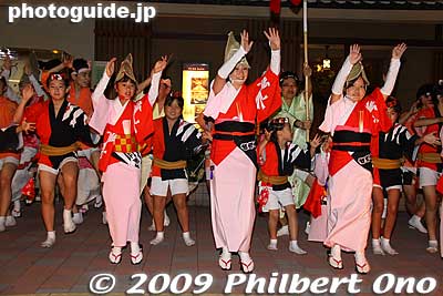 Keywords: tokyo nerima-ku nakamurabashi awa odori dance matsuri festival dancers women 