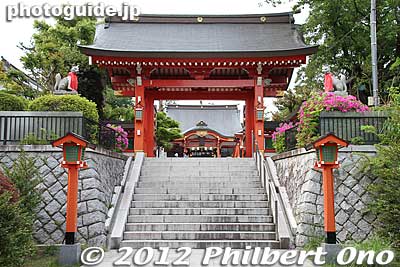 Higashi Fushimi Inari Jinja Shrine was established in 1929 when the god's spirit was split from the kami at Fushimi Inari Shrine in Kyoto.
Keywords: tokyo nishitokyo fushimi inari shrine jinja shinto