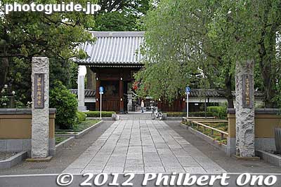 Sojiji temple is a short walk from Tanashi Station.  総持寺
Keywords: tokyo nishitokyo tanashi sojiji temple