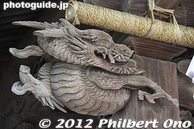 Dragon wood carving at Tanashi Shrine. By coincidence, I visited in the year of the dragon, 2012. Nishi-Tokyo, Tokyo.
Keywords: tokyo nishitokyo tanashi jinja shrine japansculpture