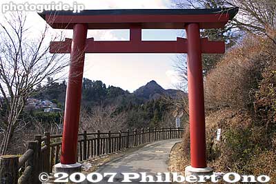 Torii
Keywords: tokyo ome mitakesan mt. mitake mountain hike hiking torii