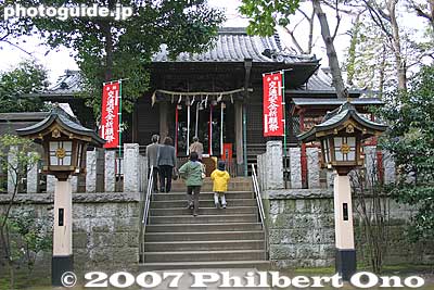 Hachimangu Shrine
Keywords: tokyo ota-ku senzoku-ike shinto shrine torii