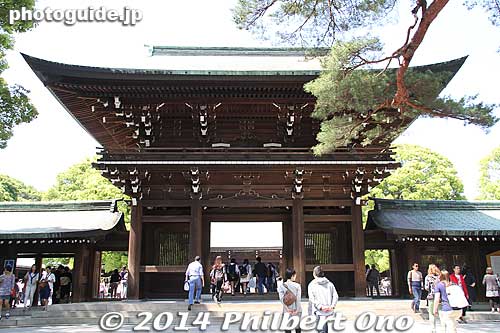 Shinmon Gate 神門
Keywords: tokyo shibuya-ku meiji shrine shinto