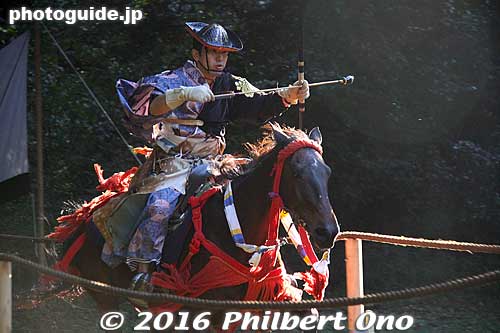 Yabusame is much more impressive when you see it in person. The costumes, the speed, and the excitement of seeing the archer hitting the target is just so impressive.
Keywords: tokyo shibuya-ku meiji shrine shinto yabusame horseback archery