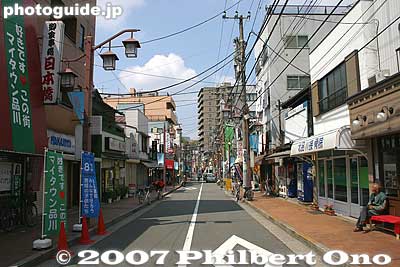 Road to Shinagawa Shrine.
Keywords: tokyo shinagawa-ku tokaido road shinagawa-juku post town stage town shukuba