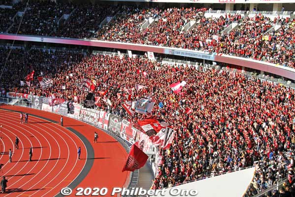 Vissel Kobe fans on the North Stand. Loud cheers. The roof overhead carried their cheers very well.
Keywords: tokyo shinjuku olympic national stadium soccer football