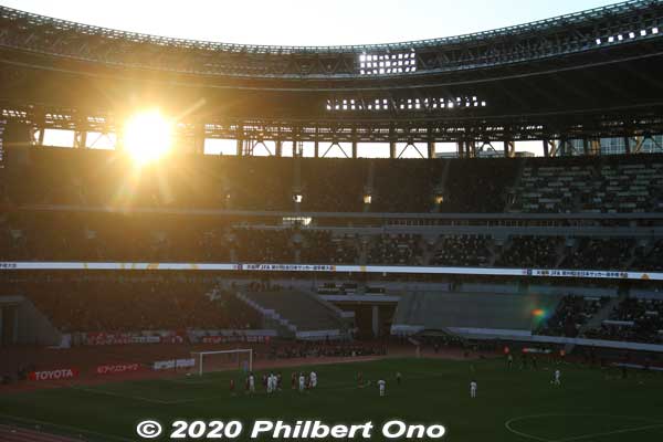 The sun finally went down.
Keywords: tokyo shinjuku olympic national stadium soccer football