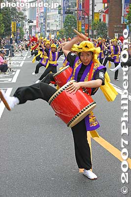 Also see the [url=http://www.youtube.com/watch?v=M4QacEnmZiA]video at YouTube.[/url]
Keywords: tokyo shinjuku-ku east exit okinawa taiko drum dance eisa matsuri7 festival
