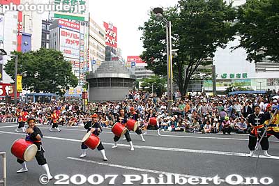 Keywords: tokyo shinjuku-ku east exit okinawa taiko drum dance eisa matsuri festival