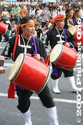 Also see the [url=http://www.youtube.com/watch?v=M4QacEnmZiA]video at YouTube.[/url]
Keywords: tokyo shinjuku-ku east exit okinawa taiko drum dance eisa matsuri festival