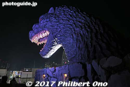 There it is, the life-size Godzilla head.
Keywords: tokyo shinjuku-ku kabukicho bar district godzilla