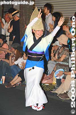 Kagurazaka Awa Odori Dance 神楽坂阿波踊り
Keywords: tokyo shinjuku-ku kagurazaka awa odori dance summer festival matsuri women dancers kimono matsuribijin