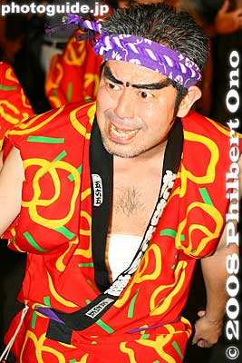 I always see this guy at Awa Odori in Tokyo.
Keywords: tokyo shinjuku-ku kagurazaka awa odori dance summer festival matsuri women dancers kimono