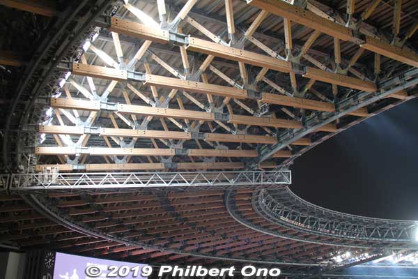 Roof laden with wood.
Keywords: tokyo shinjuku olympic national stadium