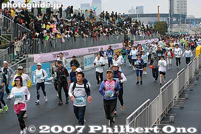 Finish line dead ahead
Keywords: tokyo marathon race runners big sight koto-ku kotosports