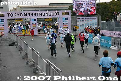 Finish line
Keywords: tokyo marathon race runners big sight koto-ku 