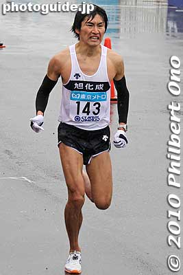 Eighth place is KODA Takaaki (#143).  He takes home 300,000 yen.
Keywords: tokyo marathon 2010 