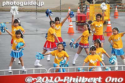 Kids cheerleaders
Keywords: tokyo marathon 2010 cheerleaders