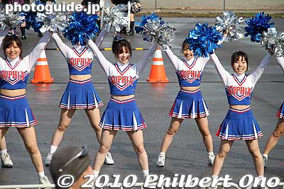 Grownup cheerleaders in the form of the Sophia University cheerleaders. Hooray!
Keywords: tokyo marathon 2010 cheerleaders 