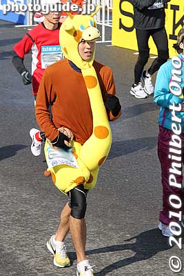 Giraffe that looks pregnant.
Keywords: tokyo marathon 2010 costume players cosplayers 